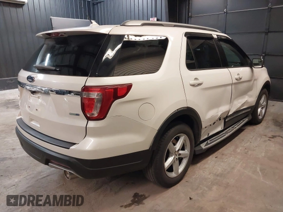 2018 Ford Explorer XLT with VIN 1FM5K7D89JGA54488, listed as a IAAI auction lot 42558280 with 56,106 mi miles and . Bid and sale history available at DreamBid. Image 4.