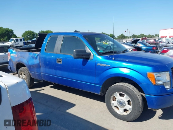 2014 Ford F-150 XL with VIN 1FTEX1CM7EFC70627, listed as a IAAI auction lot 41976216 with 31,676 mi miles. Bid and sale history available at carsss.com. Image 13.