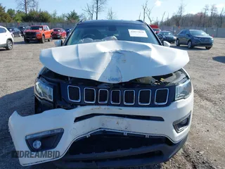 2018 Jeep Compass Latitude z VIN 3C4NJDBB9JT436746, wystawiony jako IAAI lot #41857850 z przebiegiem 126 610 mil mil oraz . Historia ofert i sprzedaży dostępna na DreamBid. Obrazek 12.