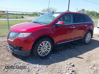2013 Lincoln MKX with VIN 2LMDJ6JK3DBL15557, listed as a IAAI auction lot 42013960 with 1 mi miles. Bid and sale history available at carsss.com. Image 2.