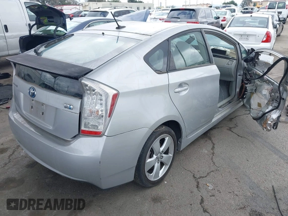 2010 Toyota Prius II with VIN JTDKN3DU0A0027158, listed as a IAAI auction lot 41920135 with 162,463 mi miles. Bid and sale history available at carsss.com. Image 4.