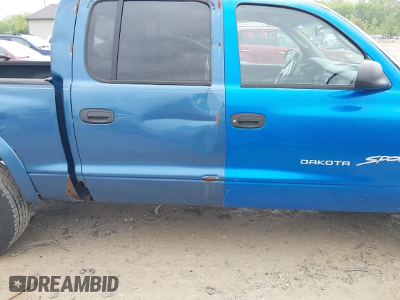 2001 Dodge Dakota Sport with VIN 1B7HG2AN21S194735, listed as a IAAI auction lot 42182165 with 163,350 mi miles and . Bid and sale history available at carsss.com. Image 6.