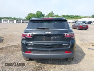 2021 Jeep Compass Latitude with VIN 3C4NJDBB7MT541189, listed as a IAAI auction lot 42429556 with 44,056 mi miles and . Bid and sale history available at DreamBid. Image 17.