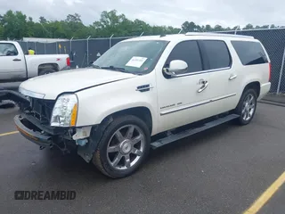 2011 Cadillac Escalade ESV Premium z VIN 1GYS4JEF9BR130075, wystawiony jako IAAI lot #42201585 z przebiegiem 237 607 mil mil oraz . Historia ofert i sprzedaży dostępna na DreamBid. Obrazek 18.