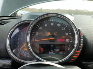 2017 MINI Clubman Cooper with VIN WMWLU1C53H2F27593, listed as a Copart auction lot 54727585 with 166,844 mi miles and Clean Title. Bid and sale history available at carsss.com. Image 9.