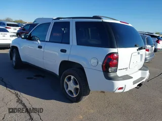 2008 Chevrolet TrailBlazer LT w/3LT with VIN 1GNDT13S282106193, listed as a IAAI auction lot 41823706 with 155,724 mi miles. Bid and sale history available at carsss.com. Image 3.