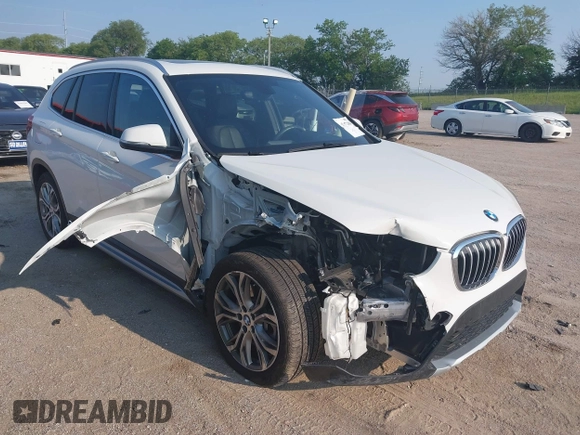 2016 BMW X1 xDrive28i z VIN WBXHT3Z37G4A48242, wystawiony jako IAAI lot #42473404 z przebiegiem 34 309 mil mil oraz . Historia ofert i sprzedaży dostępna na DreamBid. Obrazek 1.