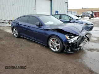 2023 Audi S5 Sportback Premium Plus z VIN WAUB4CF53PA061166, wystawiony jako Copart lot #42357735 z przebiegiem 21 540 mil mil oraz Szkoda całkowita • Salvage title. Historia ofert i sprzedaży dostępna na DreamBid. Obrazek 4.