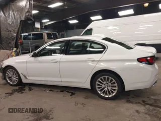 2021 BMW 5 Series 530i z VIN WBA53BH02MCF80188, wystawiony jako IAAI lot #41123753 z przebiegiem 72 730 mil mil oraz . Historia ofert i sprzedaży dostępna na DreamBid. Obrazek 15.