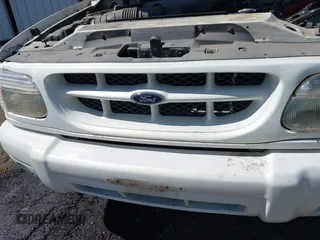 2000 Ford Explorer Limited с VIN 1FMDU75E9YZC41559, выставлен на аукционе IAAI как лот 42653084 с пробегом 268 882 миль миль и . История ставок и продаж доступна на DreamBid. Изображение 6.