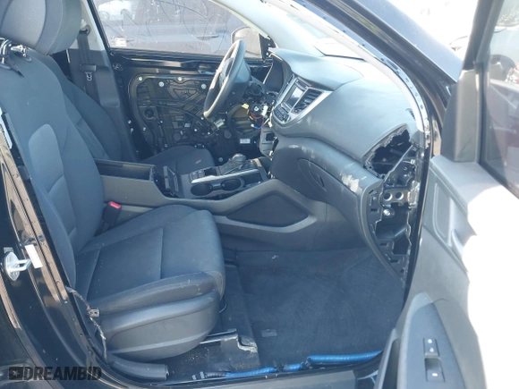 2017 Hyundai Tucson SE Plus with VIN KM8J33A46HU598450, listed as a IAAI auction lot 41709481 with 34,781 mi miles. Bid and sale history available at carsss.com. Image 5.