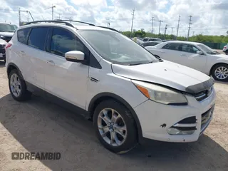 2013 Ford Escape SEL z VIN 1FMCU9HX0DUB55357, wystawiony jako IAAI lot #42476929 z przebiegiem 148 421 mil mil oraz . Historia ofert i sprzedaży dostępna na DreamBid. Obrazek 1.