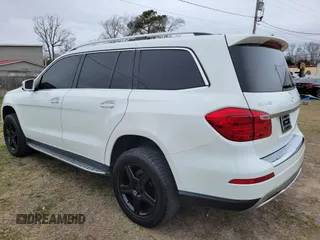2015 Mercedes-Benz GL-Class GL 450 with VIN 4JGDF6EE2FA517080, listed as a IAAI auction lot 41640032 with 136,625 mi miles. Bid and sale history available at carsss.com. Image 4.