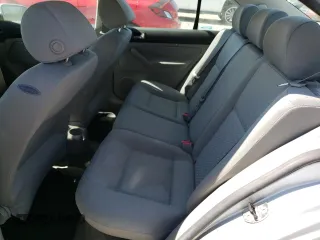 2004 Volkswagen Jetta GL z VIN 3VWRA69M54M007376, wystawiony jako Copart lot #72288984 z przebiegiem 91 687 mil mil oraz Szkoda całkowita • Salvage title. Historia ofert i sprzedaży dostępna na DreamBid. Obrazek 10.