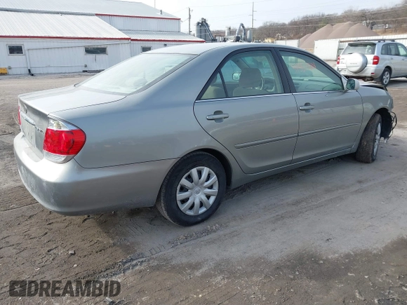 2006 Toyota Camry STD with VIN JTDBE30K763052567, listed as a IAAI auction lot 41553501 with 63,850 mi miles. Bid and sale history available at carsss.com. Image 4.