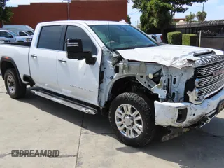2022 GMC Sierra 2500HD Denali z VIN 1GT49REY2NF111776, wystawiony jako Copart lot #58865235 z przebiegiem 57 422 mil mil oraz Szkoda całkowita • Salvage title. Historia ofert i sprzedaży dostępna na DreamBid. Obrazek 1.