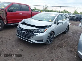 2024 Nissan Versa SV z VIN 3N1CN8EV8RL908698, wystawiony jako IAAI lot #42214539 z przebiegiem 4 175 mil mil oraz . Historia ofert i sprzedaży dostępna na DreamBid. Obrazek 17.