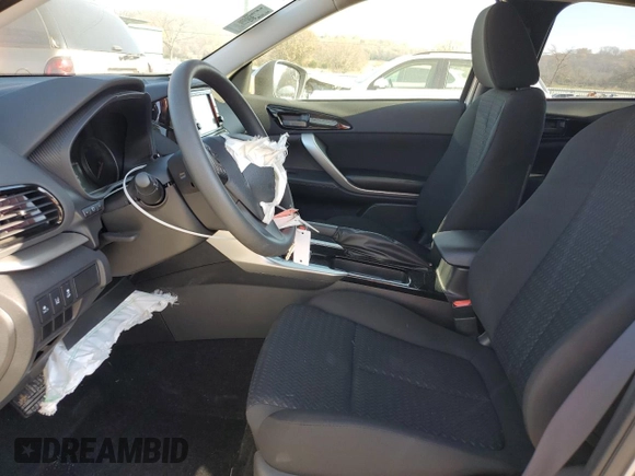 2024 Mitsubishi Eclipse Cross ES z VIN JA4ATUAA6RZ062130, wystawiony jako Copart lot #82241104 z przebiegiem 1 358 mil mil oraz Szkoda całkowita • Salvage title. Historia ofert i sprzedaży dostępna na DreamBid. Obrazek 7.