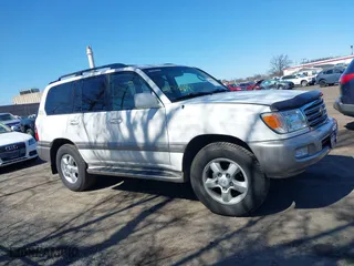 2005 Toyota Land Cruiser with VIN JTEHT05J652071111, listed as a IAAI auction lot 41900179 with 195,717 mi miles. Bid and sale history available at carsss.com. Image 13.