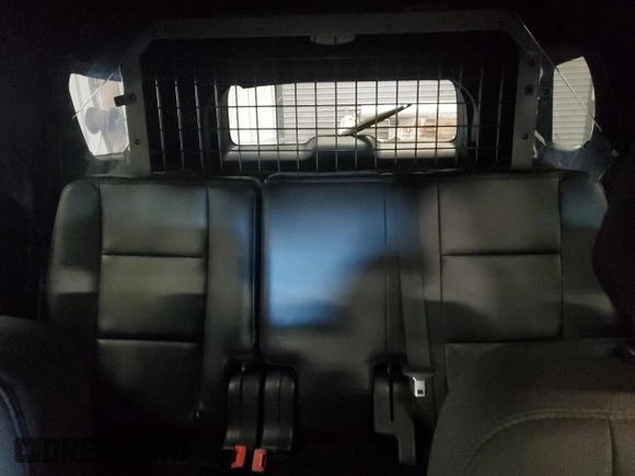 2018 Ford Police Interceptor Utility z VIN 1FM5K8ATXJGC77170, wystawiony jako Copart lot #76998874 z przebiegiem 133 130 mil mil oraz Czysty tytuł • Clean title. Historia ofert i sprzedaży dostępna na DreamBid. Obrazek 10.