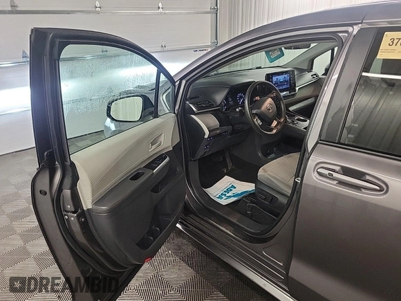2022 Toyota Sienna LE с VIN 5TDKSKFC2NS047017, выставлен на аукционе IAAI как лот 42501101 с пробегом 155 942 миль миль и . История ставок и продаж доступна на DreamBid. Изображение 18.