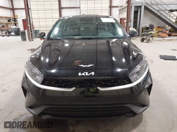 2023 Kia Forte LXS z VIN 3KPF24AD4PE646186, wystawiony jako IAAI lot #42137342 z przebiegiem 15 866 mil mil oraz . Historia ofert i sprzedaży dostępna na DreamBid. Obrazek 13.