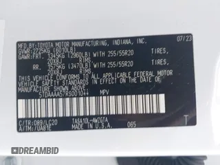 2024 Toyota Highlander XLE z VIN 5TDAAAA57RS001044, wystawiony jako IAAI lot #41132787 z przebiegiem 18 654 mil mil oraz . Historia ofert i sprzedaży dostępna na DreamBid. Obrazek 9.