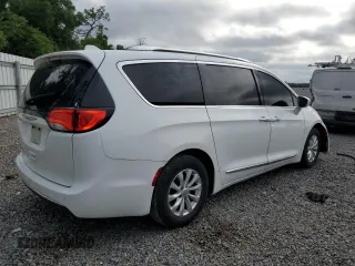 2018 Chrysler Pacifica Touring L z VIN 2C4RC1BG8JR287948, wystawiony jako Copart lot #59123235 z przebiegiem 80 145 mil mil oraz Szkoda całkowita • Salvage title. Historia ofert i sprzedaży dostępna na DreamBid. Obrazek 3.