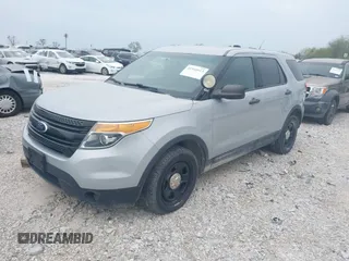 2015 Ford Utility Police Interceptor with VIN 1FM5K8AR8FGC41103, listed as a IAAI auction lot 41945013 with 89,792 mi miles. Bid and sale history available at carsss.com. Image 2.