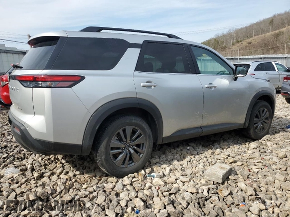 2023 Nissan Pathfinder SV z VIN 5N1DR3BC8PC243303, wystawiony jako Copart lot #45817675 z przebiegiem 48 288 mil mil oraz Szkoda całkowita • Salvage title. Historia ofert i sprzedaży dostępna na DreamBid. Obrazek 3.