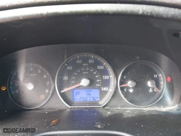 2011 Hyundai Santa Fe GLS with VIN 5XYZG3AB6BG011182, listed as a IAAI auction lot 41896223 with 250,176 mi miles. Bid and sale history available at carsss.com. Image 7.