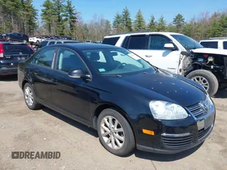 2008 Volkswagen Jetta S z VIN 3VWJZ71K68M104288, wystawiony jako IAAI lot #42091861 z przebiegiem 205 549 mil mil oraz . Historia ofert i sprzedaży dostępna na DreamBid. Obrazek 1.