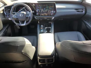 2024 Lexus RX 350 z VIN 2T2BAMBA7RC031778, wystawiony jako Copart lot #52359325 z przebiegiem 14 840 mil mil oraz Szkoda całkowita • Salvage title. Historia ofert i sprzedaży dostępna na DreamBid. Obrazek 8.