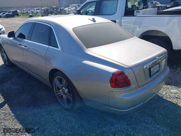 2017 Rolls-Royce Ghost with VIN SCA664S54HUX54040, listed as a IAAI auction lot 41559707 with 43,073 mi miles. Bid and sale history available at carsss.com. Image 3.