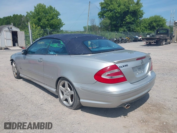 2004 Mercedes-Benz CLK 500 z VIN WDBTK75G04T024842, wystawiony jako IAAI lot #42635529 z przebiegiem 103 562 mil mil oraz . Historia ofert i sprzedaży dostępna na DreamBid. Obrazek 3.