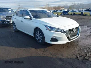 2019 Nissan Altima S with VIN 1N4BL4BVXKC159535, listed as a IAAI auction lot 41136702 with 90,380 mi miles and . Bid and sale history available at carsss.com. Image 1.