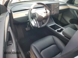 2024 Tesla Model Y Long Range z VIN 7SAYGDEE4RA229466, wystawiony jako Copart lot #45163325 z przebiegiem 13 748 mil mil oraz Szkoda całkowita • Salvage title. Historia ofert i sprzedaży dostępna na DreamBid. Obrazek 8.