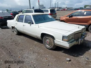 1991 Cadillac Brougham z VIN 1G6DW54E5MR723477, wystawiony jako IAAI lot #42535123 z przebiegiem 300 768 mil mil oraz . Historia ofert i sprzedaży dostępna na DreamBid. Obrazek 1.