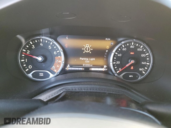 2020 Jeep Renegade Altitude z VIN ZACNJAB19LPL72057, wystawiony jako Copart lot #41449755 z przebiegiem 61 233 mil mil oraz Szkoda całkowita • Salvage title. Historia ofert i sprzedaży dostępna na DreamBid. Obrazek 9.