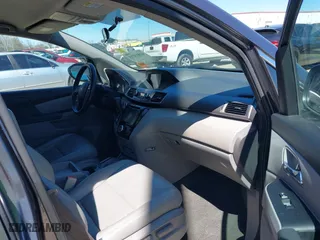 2016 Honda Odyssey SE with VIN 5FNRL5H36GB124005, listed as a IAAI auction lot 41813215 with 149,697 mi miles. Bid and sale history available at carsss.com. Image 5.