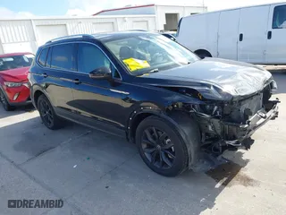 2023 Volkswagen Tiguan SE with VIN 3VV3B7AX9PM062632, listed as a IAAI auction lot 41943020 with 40,995 mi miles. Bid and sale history available at carsss.com. Image 1.