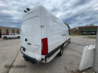 2020 Mercedes-Benz Sprinter with VIN W1Y8ED3Y5LP210730, listed as a Copart auction lot 61175204 with 201,663 mi miles and . Bid and sale history available at DreamBid. Image 4.