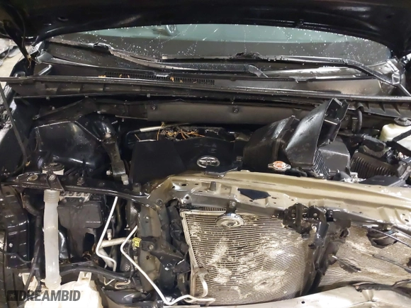 2019 Toyota Highlander SE with VIN 5TDJZRFH0KS706882, listed as a IAAI auction lot 41796238 with 104,009 mi miles. Bid and sale history available at carsss.com. Image 10.