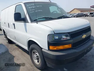 2022 Chevrolet City Express Cargo z VIN 1GCZGGFP5N1163745, wystawiony jako IAAI lot #37373527 z przebiegiem 9358 mil mil oraz . Historia ofert i sprzedaży dostępna na DreamBid. Obrazek 1.