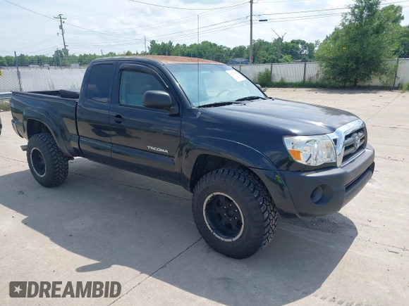 2005 Toyota Tacoma with VIN 5TEUX42N15Z027745, listed as a IAAI auction lot 42527295 with 302,892 mi miles and . Bid and sale history available at DreamBid. Image 1.
