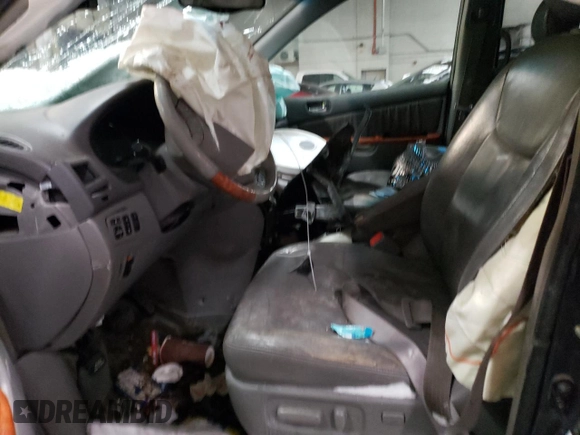 2006 Toyota Sienna XLE with VIN 5TDBA22C26S061865, listed as a Copart auction lot 84013334 with 0 mi miles and Salvage Title. Bid and sale history available at carsss.com. Image 7.