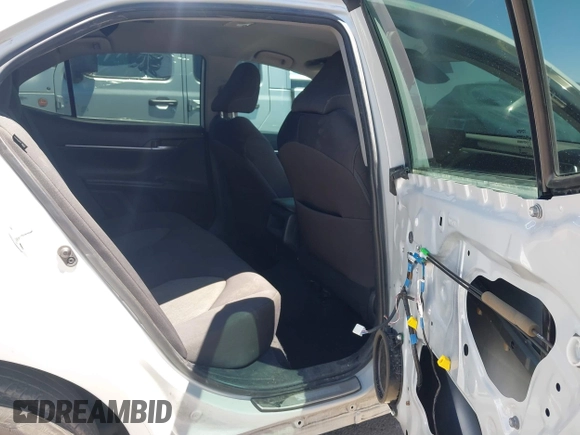2023 Toyota Camry LE z VIN 4T1C11AK3PU182386, wystawiony jako IAAI lot #42118553 z przebiegiem 38 705 mil mil oraz . Historia ofert i sprzedaży dostępna na DreamBid. Obrazek 8.