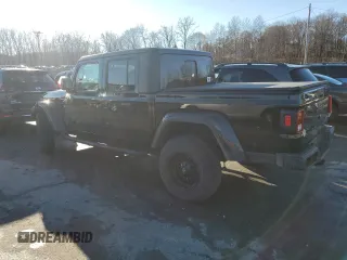 2022 Jeep Gladiator Willys with VIN 1C6HJTAG3NL117386, listed as a Copart auction lot 84271684 with 9,114 mi miles and Salvage title. Bid and sale history available at DreamBid. Image 2.