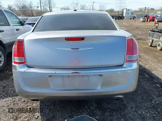 2014 Chrysler 300 z VIN 2C3CCAAG8EH239857, wystawiony jako IAAI lot #41812215 z przebiegiem 183 017 mil mil oraz . Historia ofert i sprzedaży dostępna na DreamBid. Obrazek 17.