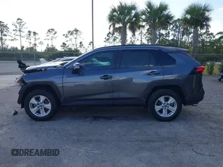 2021 Toyota RAV4 XLE with VIN 2T3W1RFV1MC105518, listed as a IAAI auction lot 41890204 with 46,487 mi miles. Bid and sale history available at carsss.com. Image 15.
